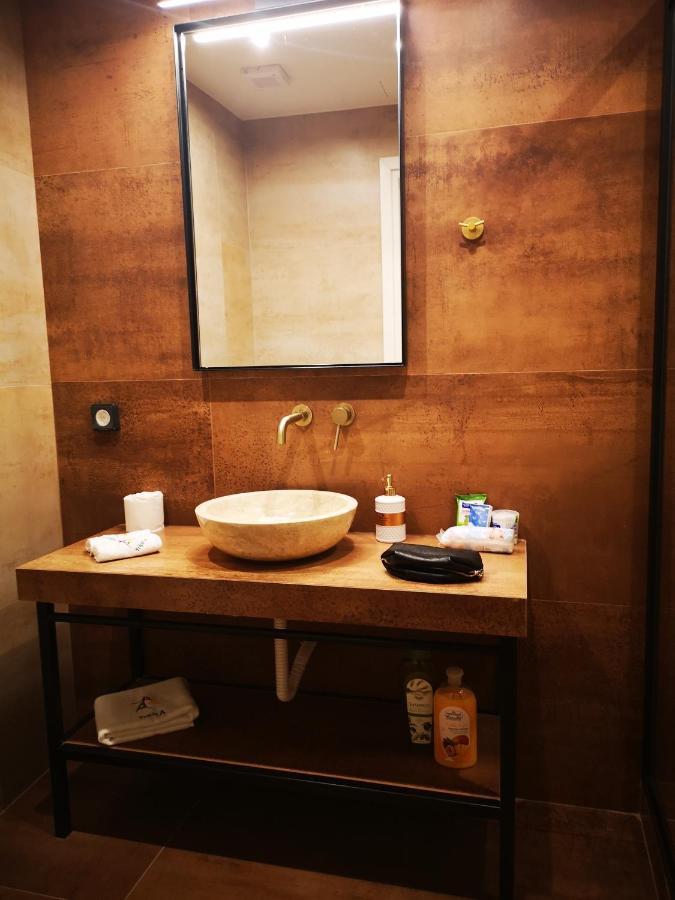 Apartment Triple A - 3 Squares - Free Parking!