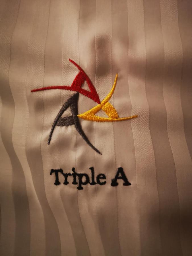 Triple A - 3 Squares - Free Parking! אתונה